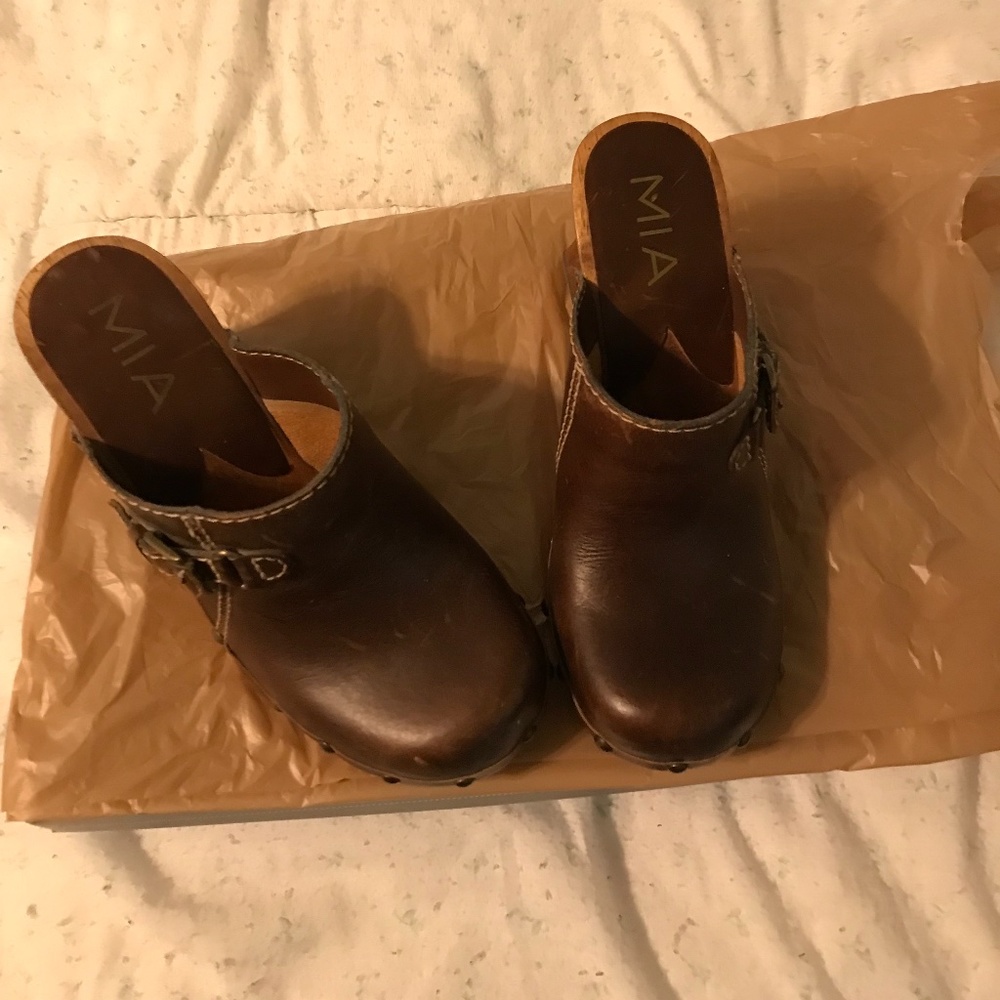 Brown Wooden Clogs - Sz 6